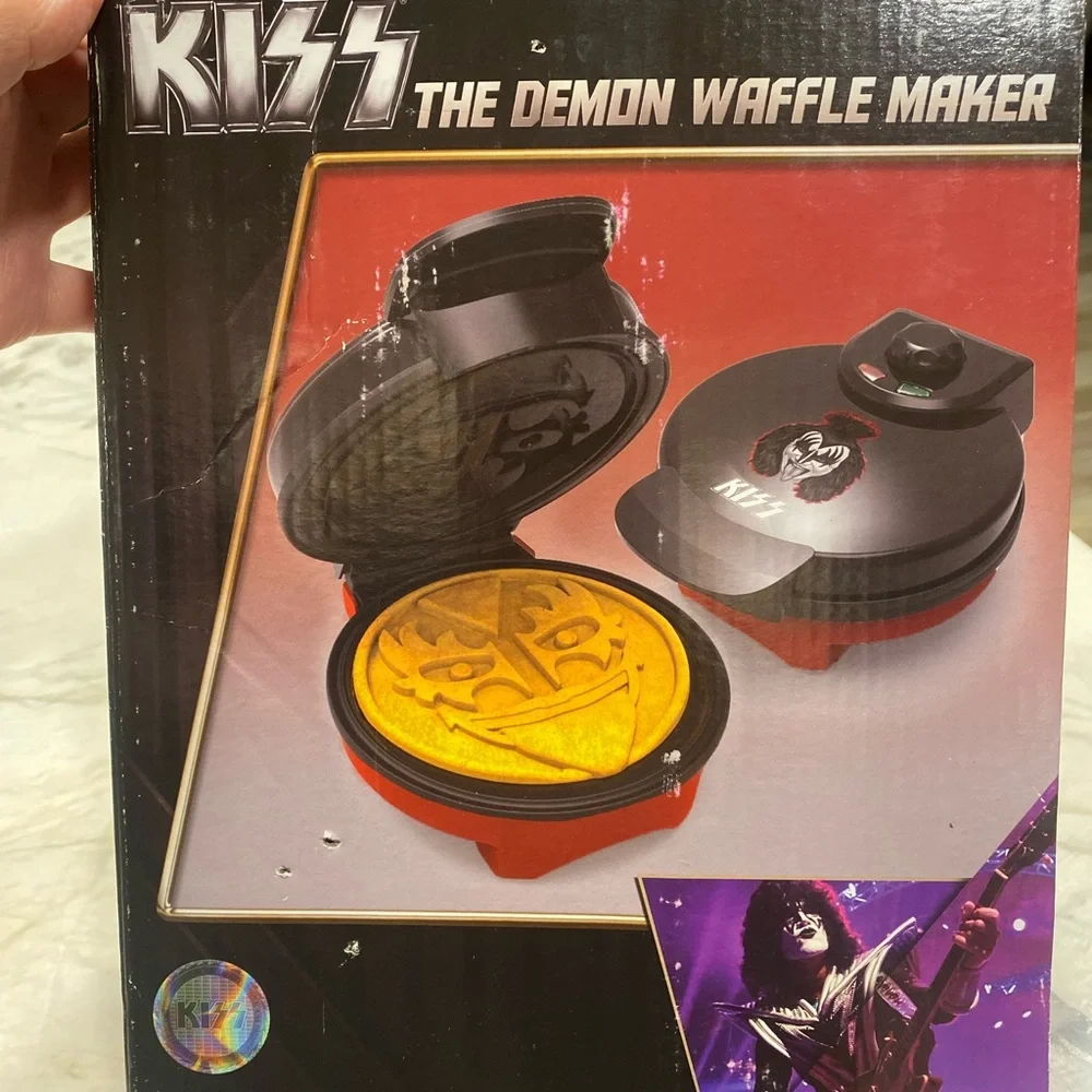 KISS Demon waffle maker - Picture 2 of 4